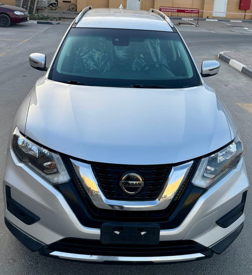 Silver 2020 Nissan Rogue SV, front view, seller-supplied photograph